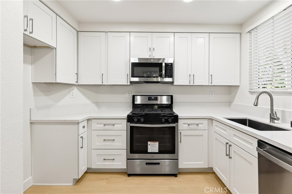 MLS #OC25267496 image #5