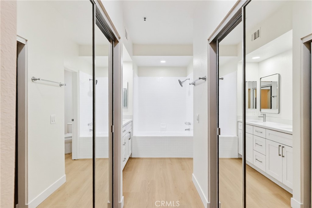 MLS #OC25267496 image #9