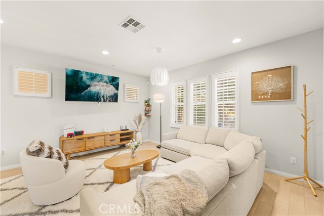 MLS #OC25267507 image #3