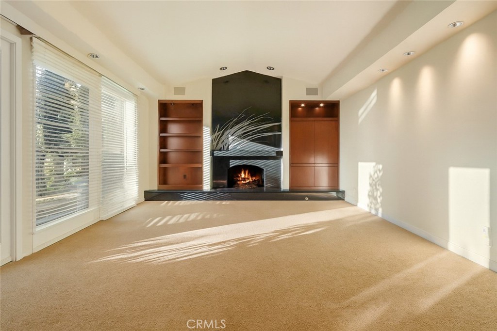 MLS #OC25267577 image #10