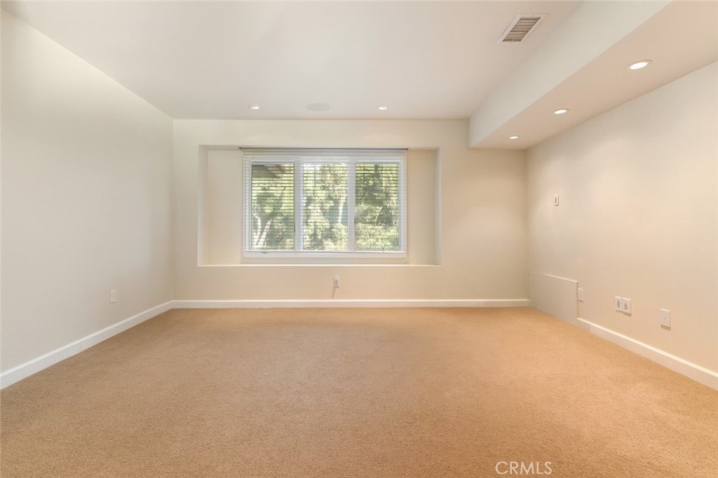 MLS #OC25267577 image #13