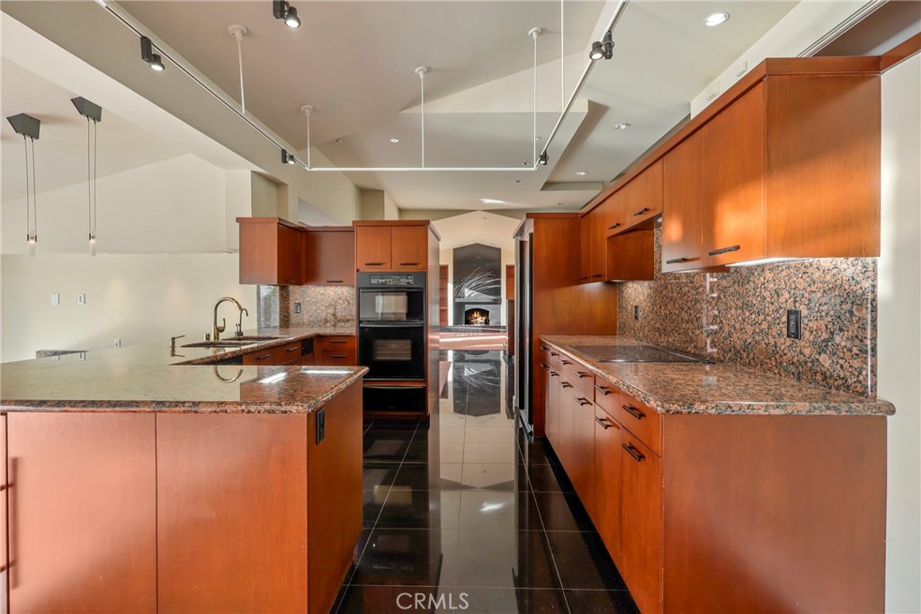 MLS #OC25267577 image #8