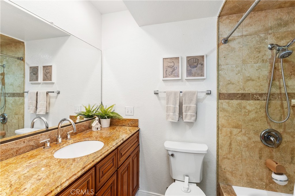 MLS #OC25267640 image #11