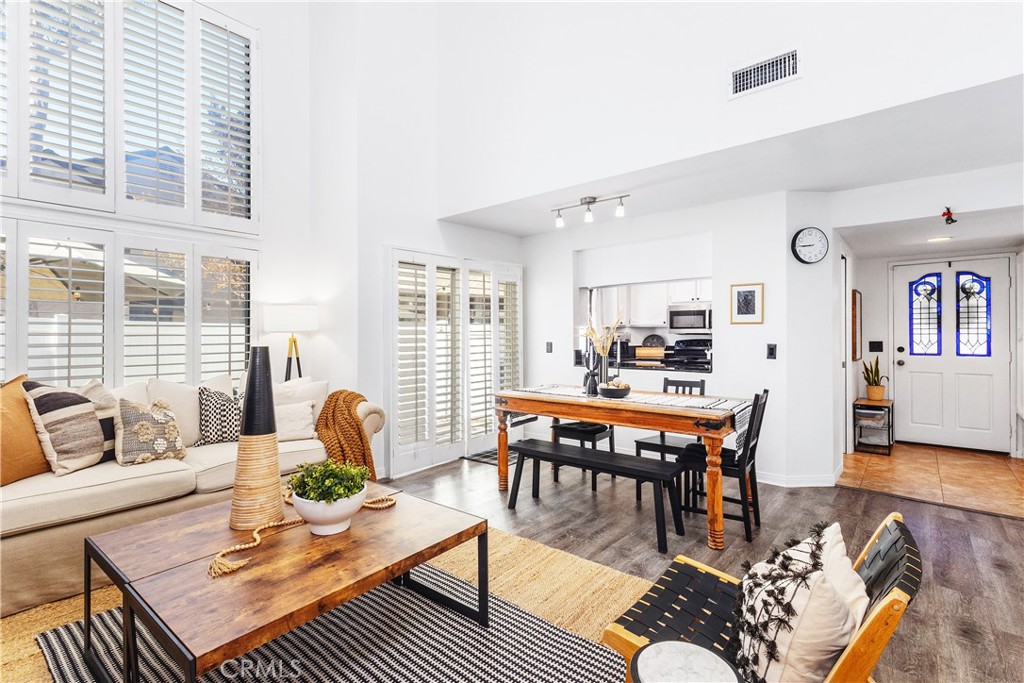 MLS #OC25267640 image #5