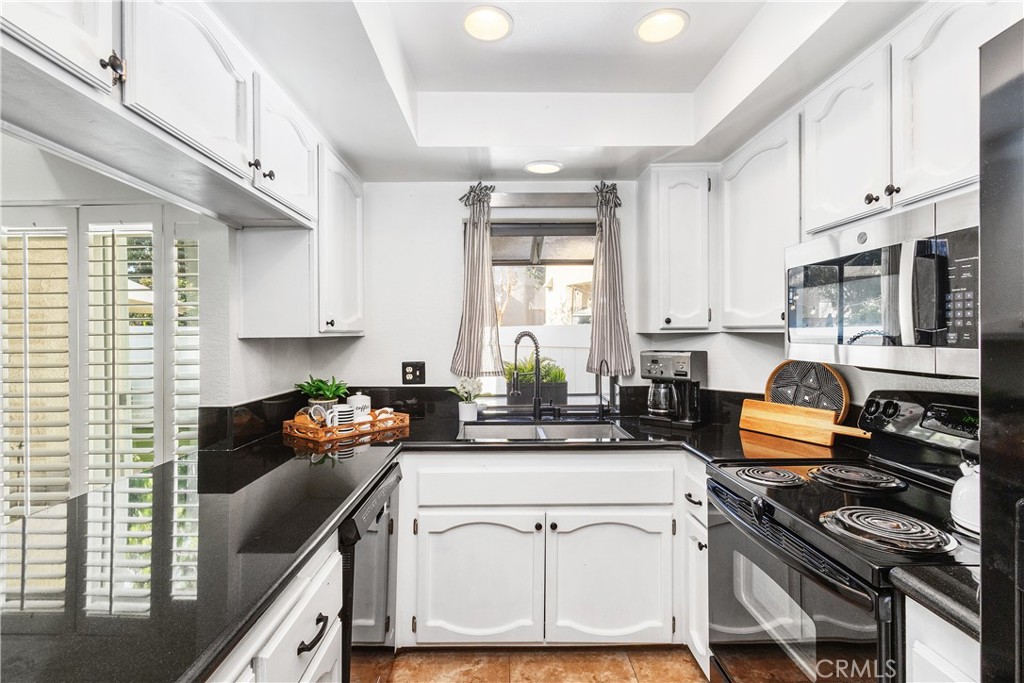 MLS #OC25267640 image #7