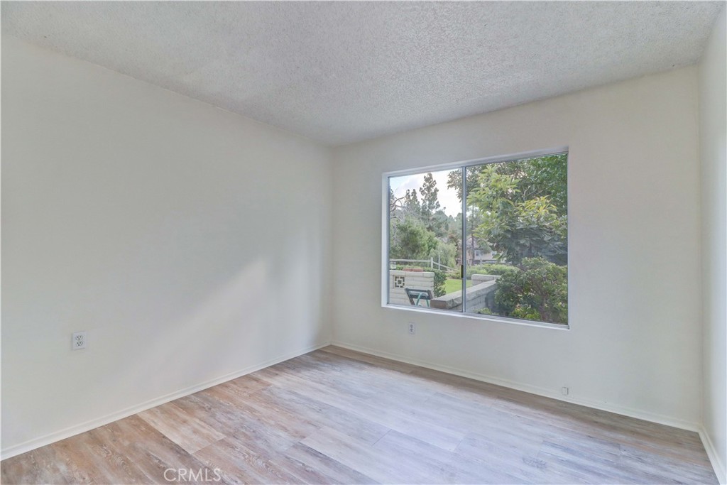 MLS #OC25267667 image #27