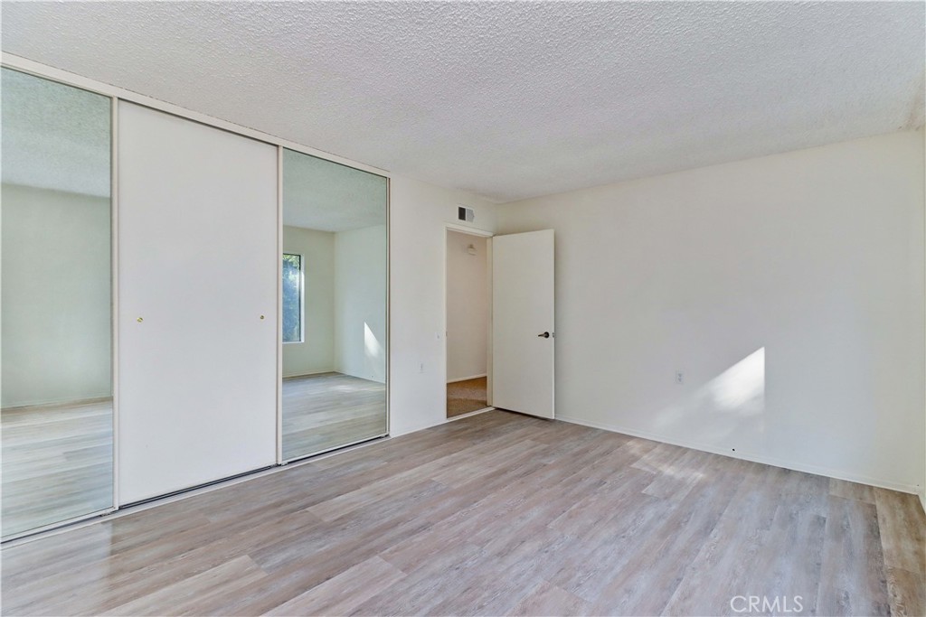 MLS #OC25267667 image #32