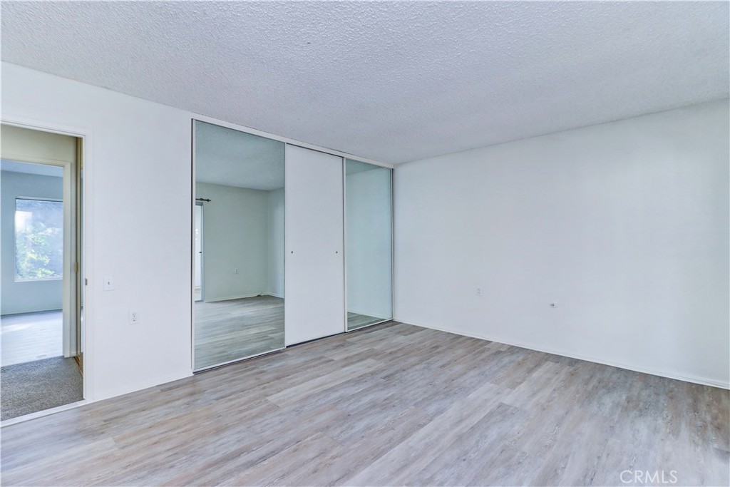 MLS #OC25267667 image #34