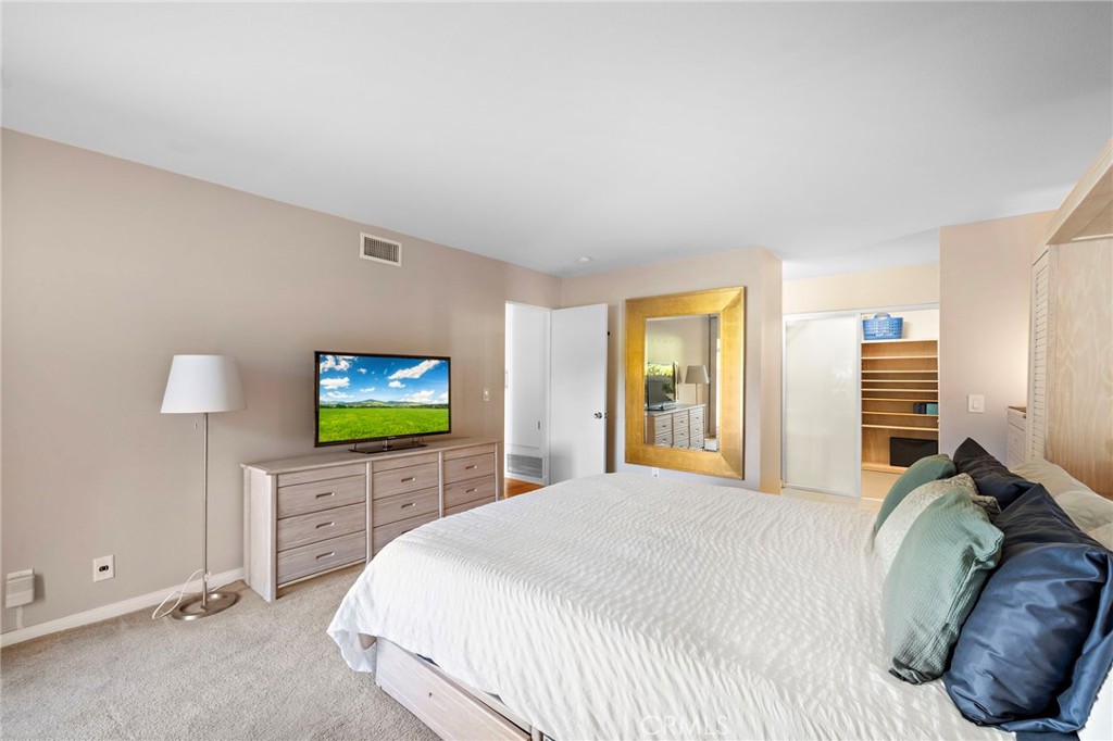 MLS #OC25267697 image #16