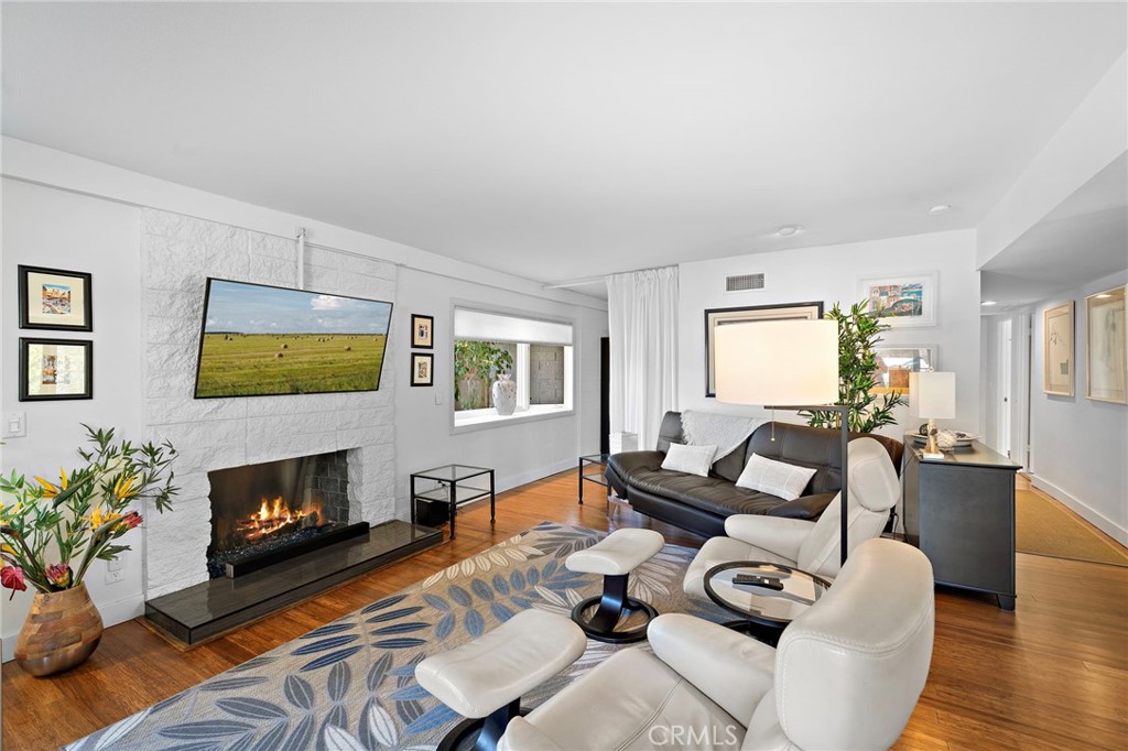 MLS #OC25267697 image #3