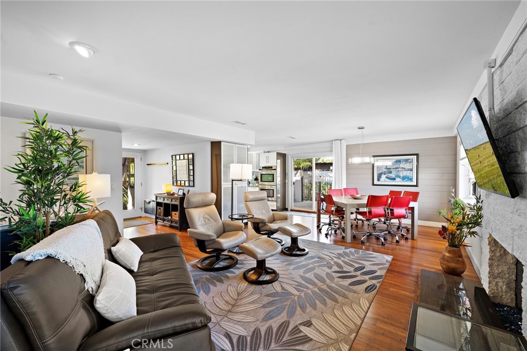 MLS #OC25267697 image #4