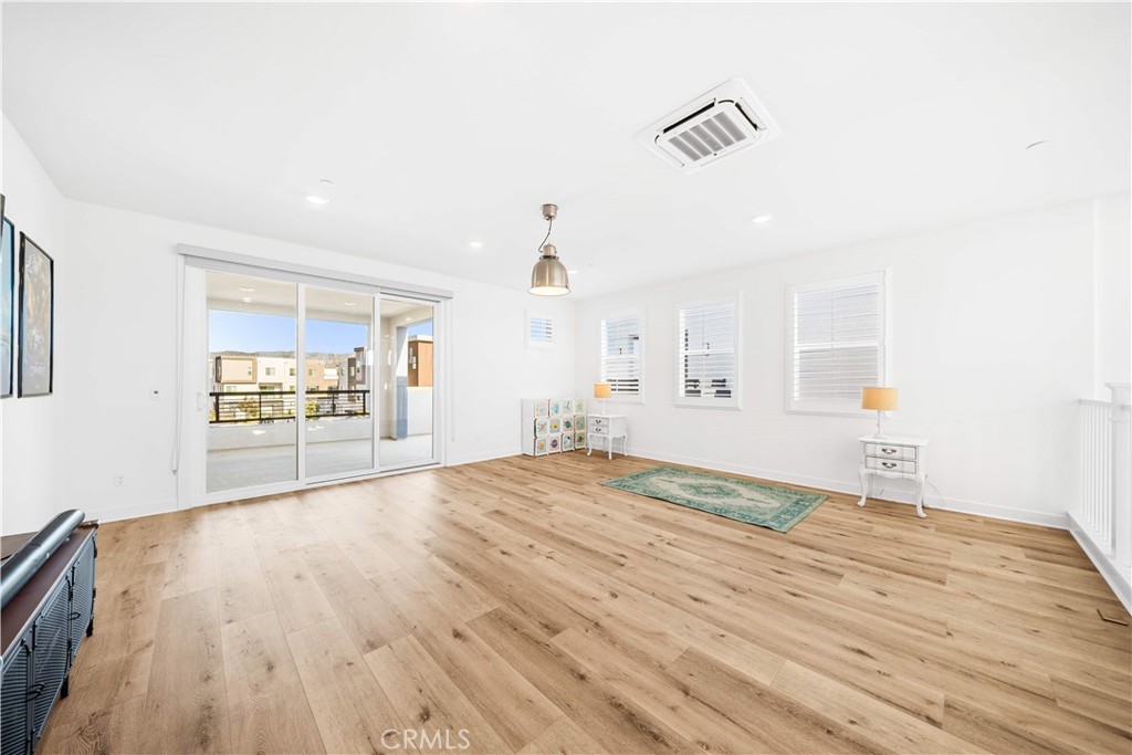 MLS #OC25267709 image #16