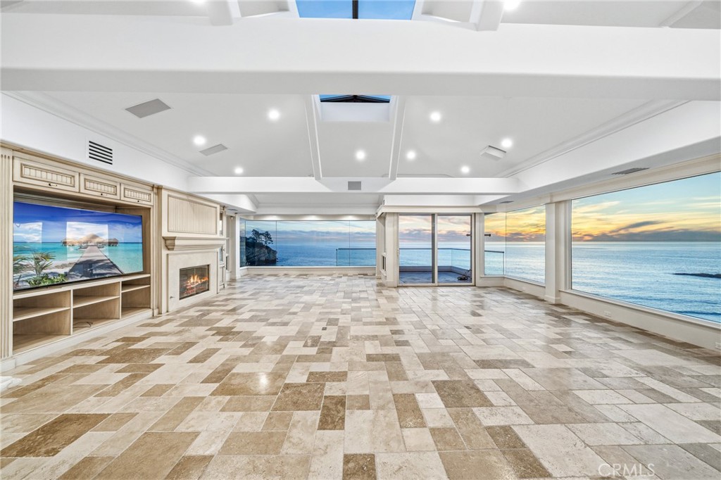 MLS #OC25267728 image #1