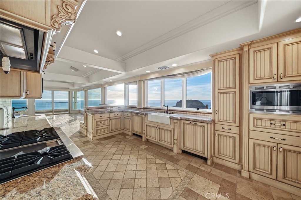 MLS #OC25267728 image #23