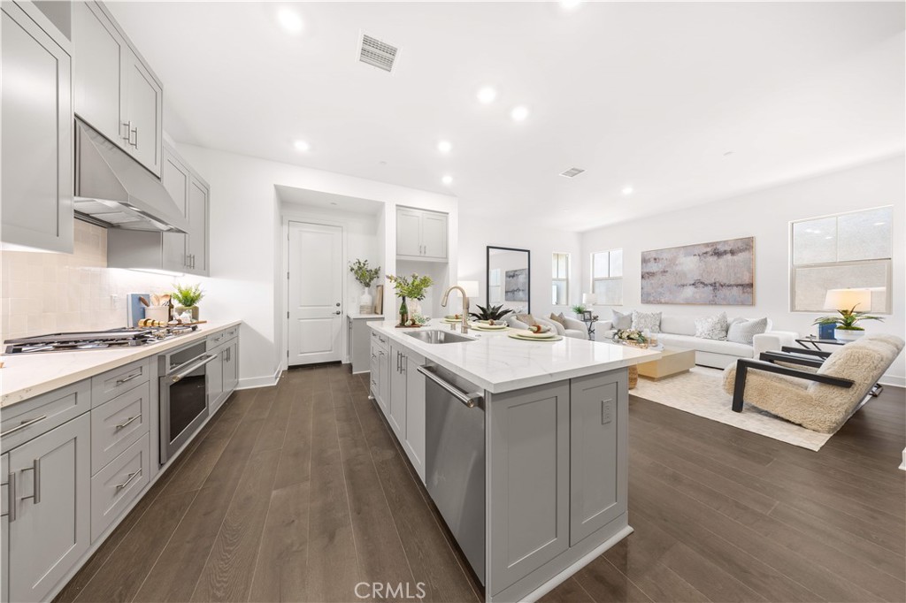 MLS #OC25267729 image #21