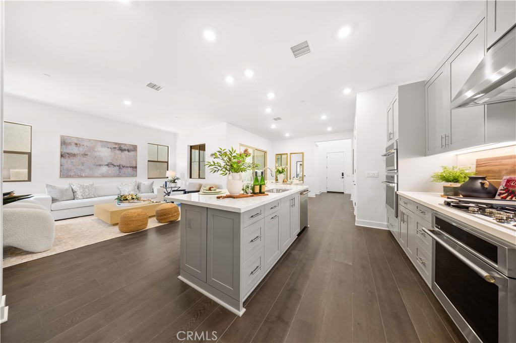 MLS #OC25267729 image #23