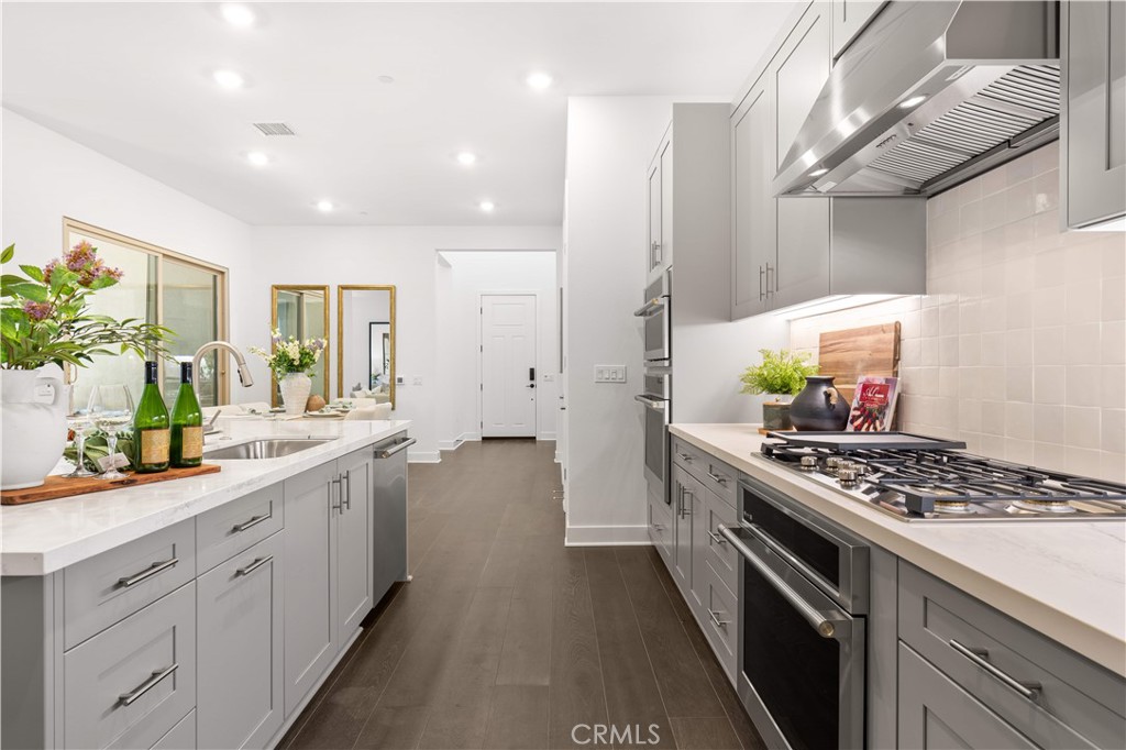 MLS #OC25267729 image #24