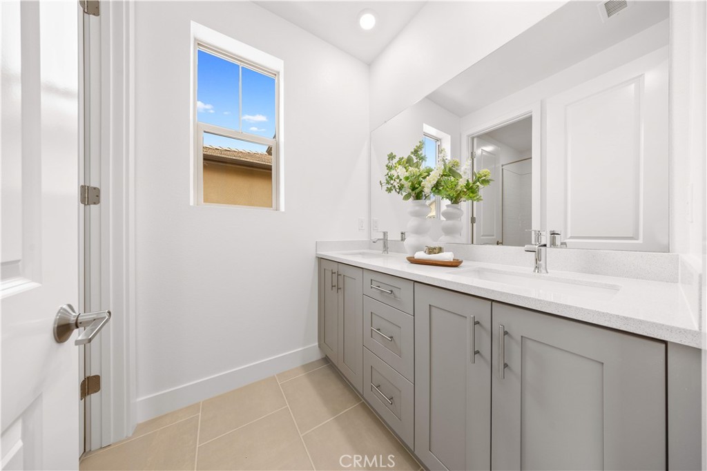 MLS #OC25267729 image #48