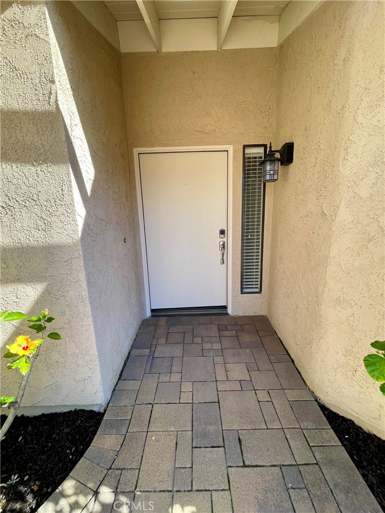 MLS #OC25267737 image #1