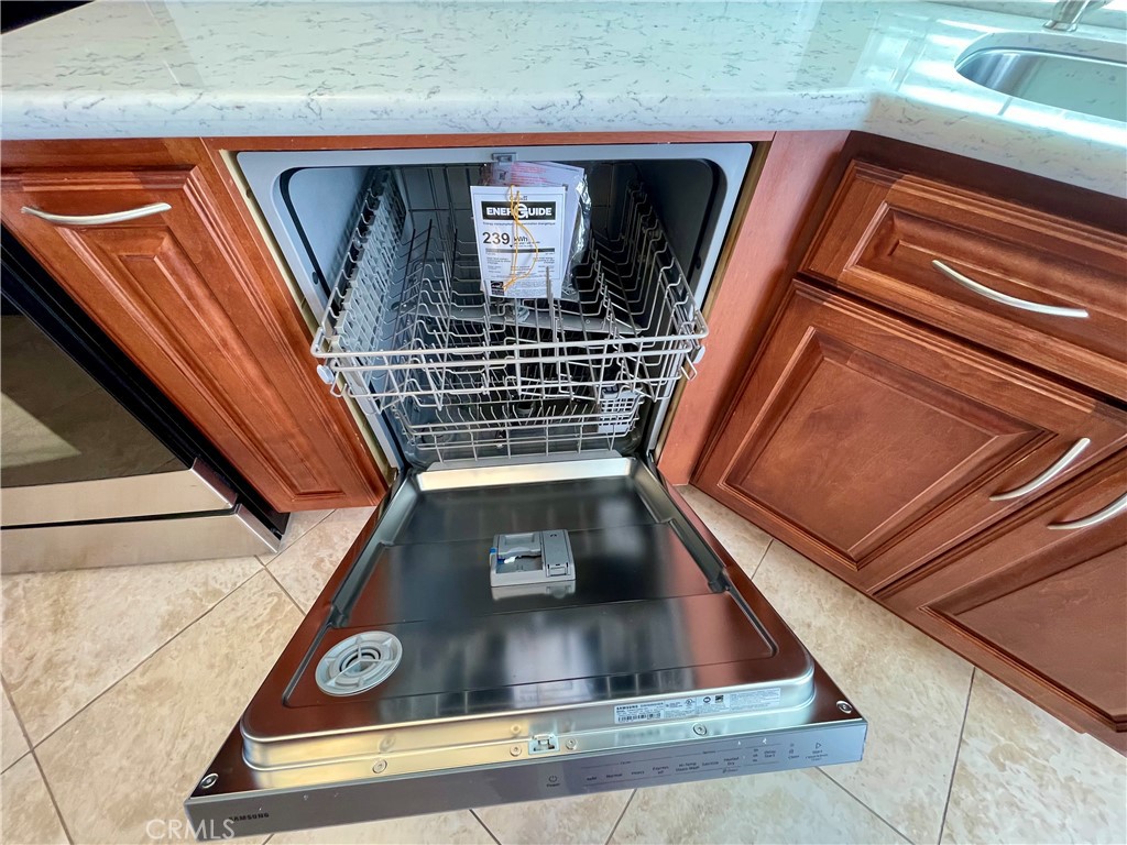 MLS #OC25267737 image #12