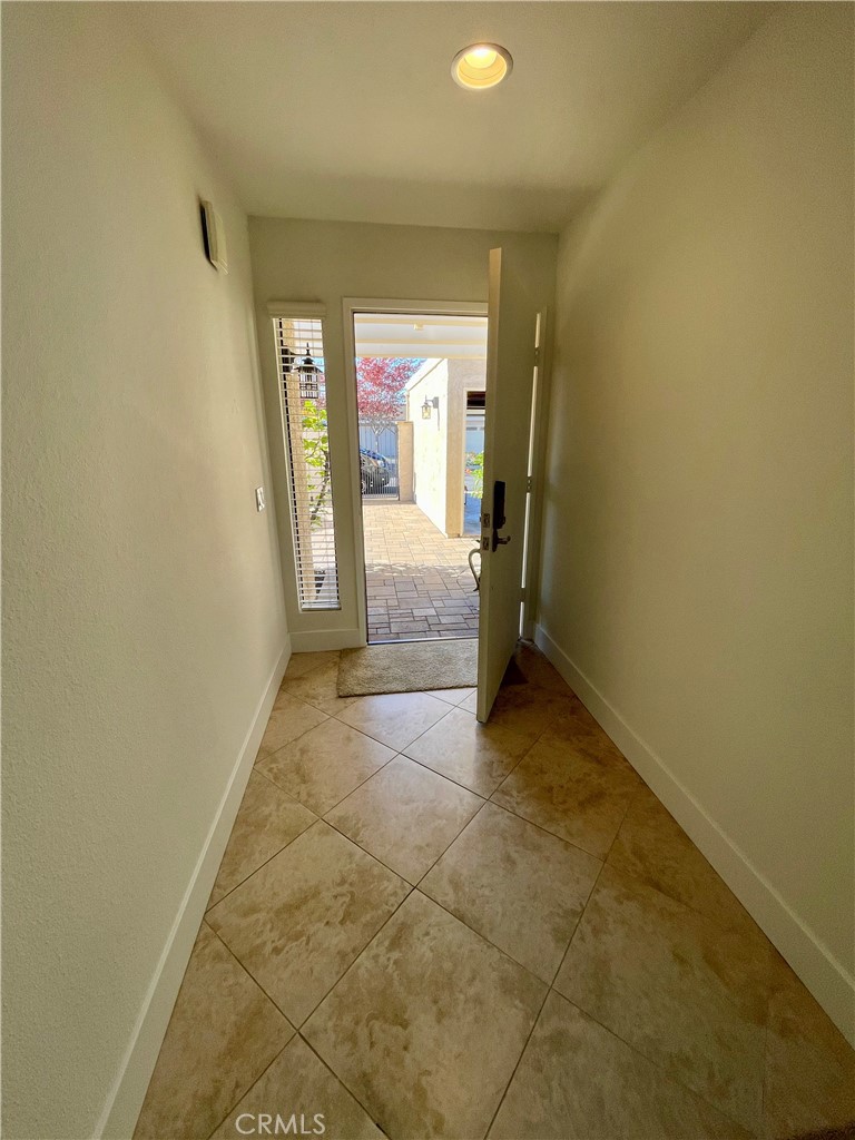 MLS #OC25267737 image #2