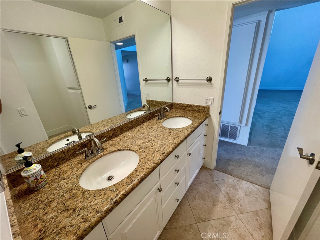 MLS #OC25267737 image #35