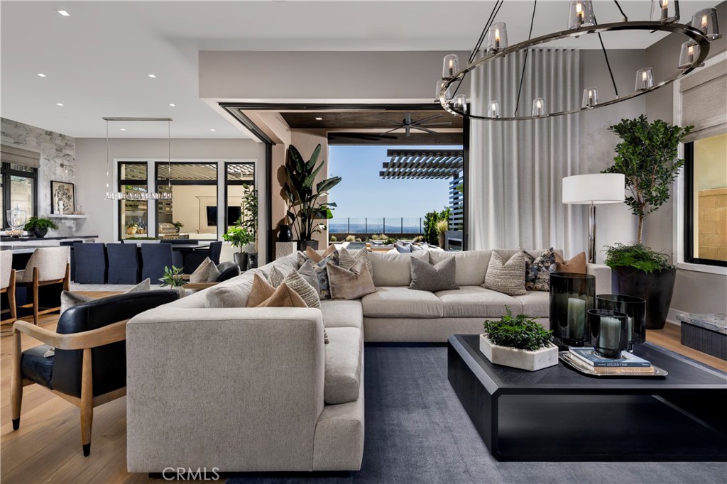 MLS #OC25267836 image #9