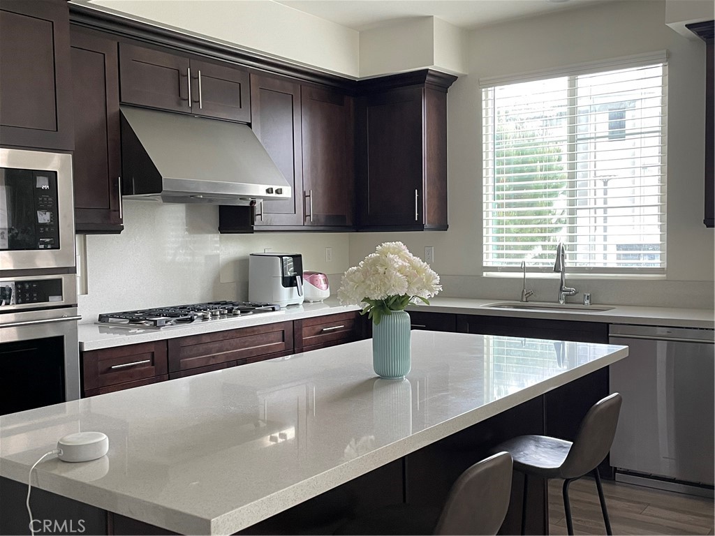 MLS #OC25267847 image #2