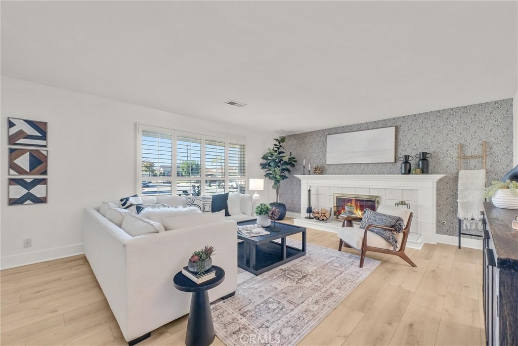 MLS #OC25267862 image #1