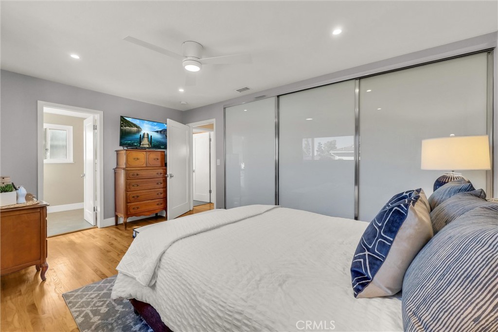 MLS #OC25267862 image #16