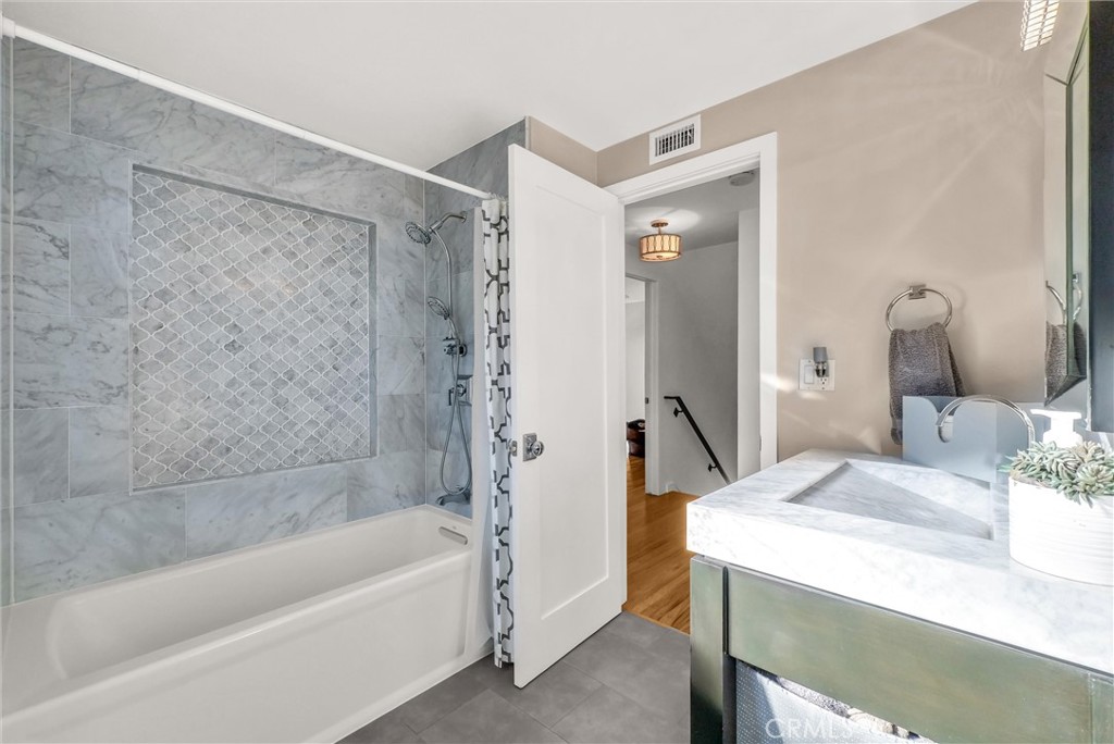 MLS #OC25267862 image #20