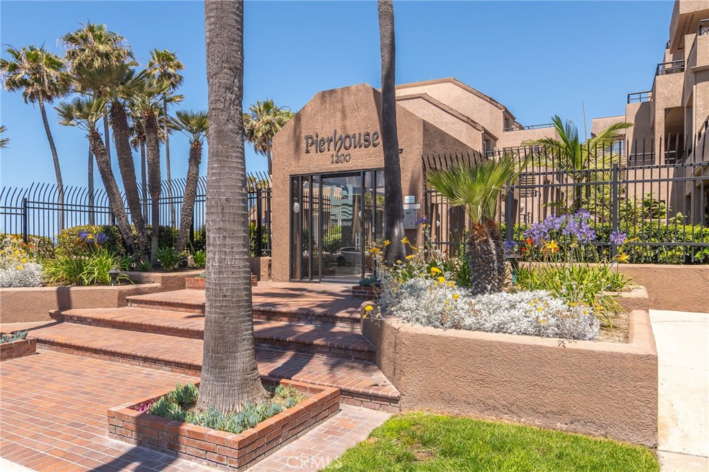 MLS #OC25267892 image #1