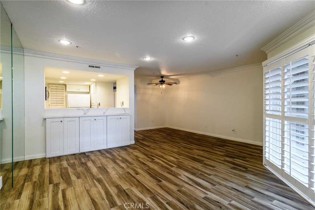 MLS #OC25267892 image #14