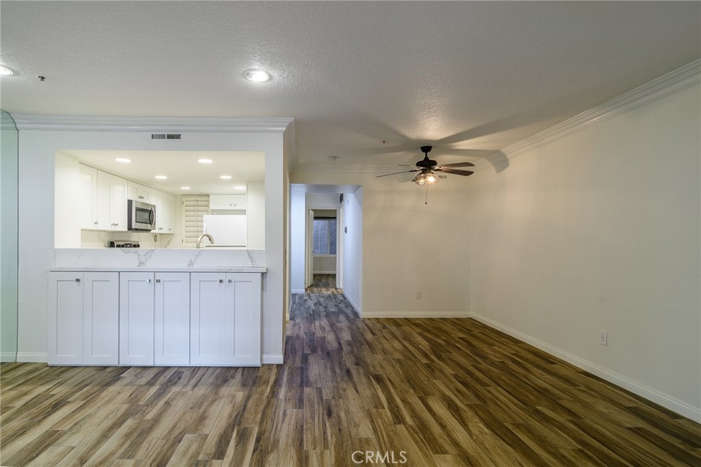 MLS #OC25267892 image #15