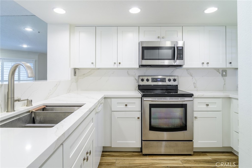 MLS #OC25267892 image #7