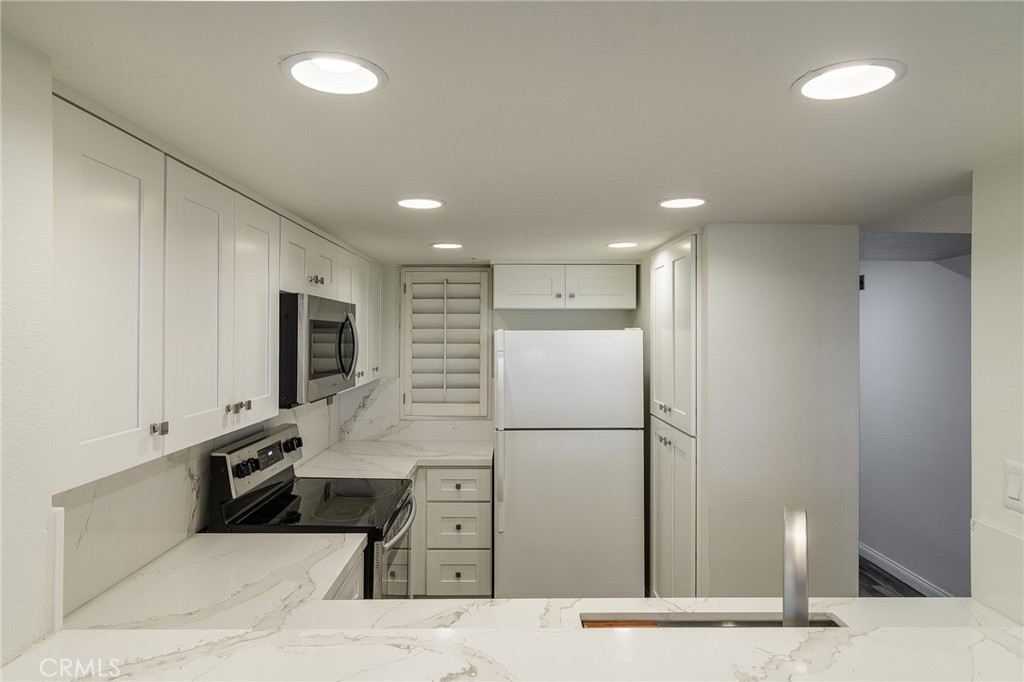 MLS #OC25267892 image #8