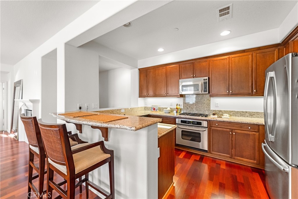 MLS #OC25267901 image #1