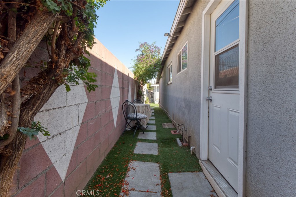 MLS #OC25267909 image #23