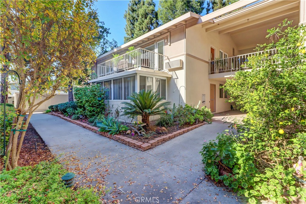 MLS #OC25267923 image #1