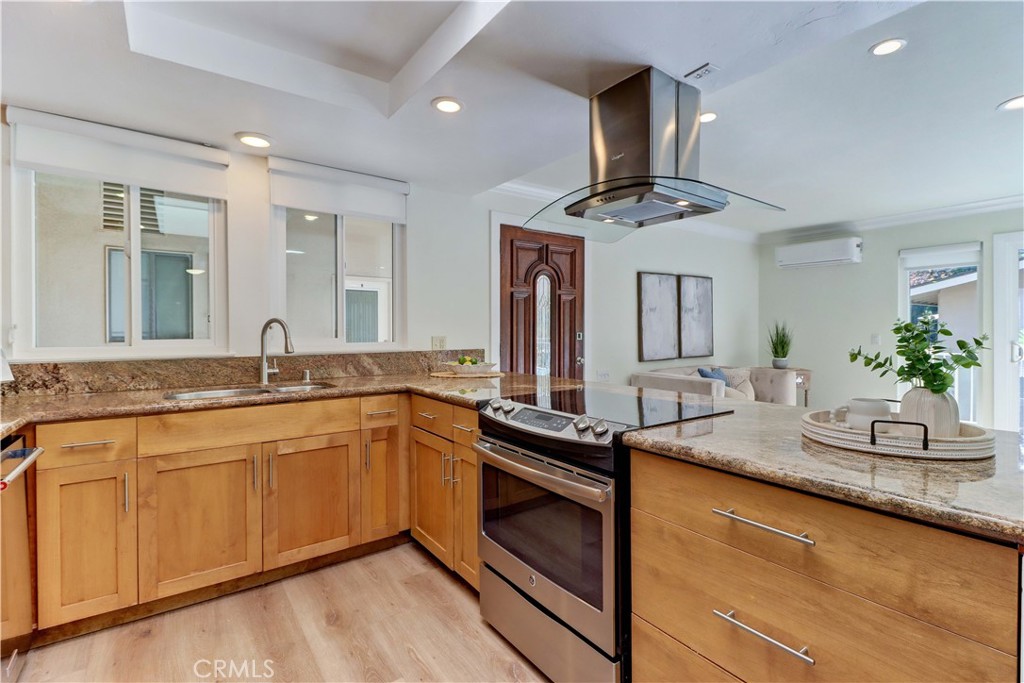 MLS #OC25267923 image #12