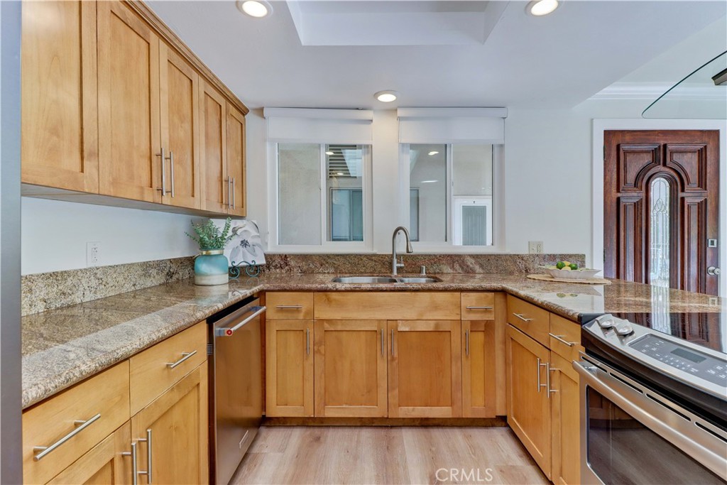 MLS #OC25267923 image #13