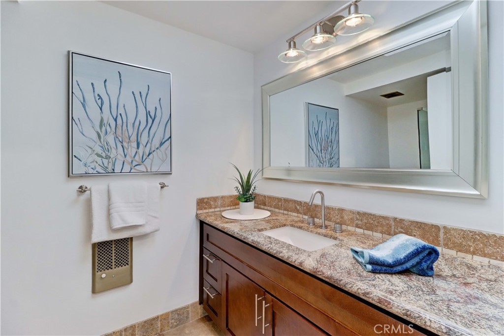 MLS #OC25267923 image #20