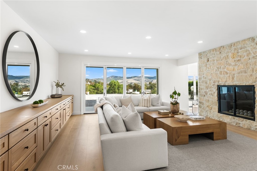 MLS #OC25267951 image #17