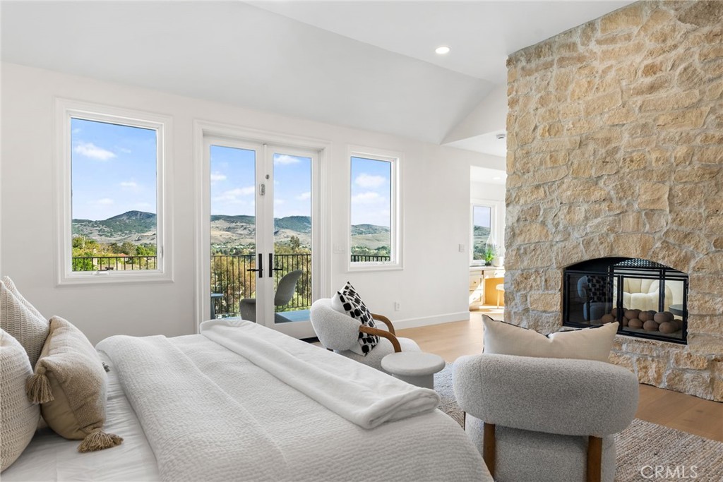 MLS #OC25267951 image #24