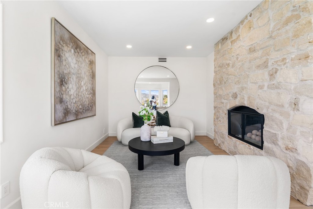 MLS #OC25267951 image #29