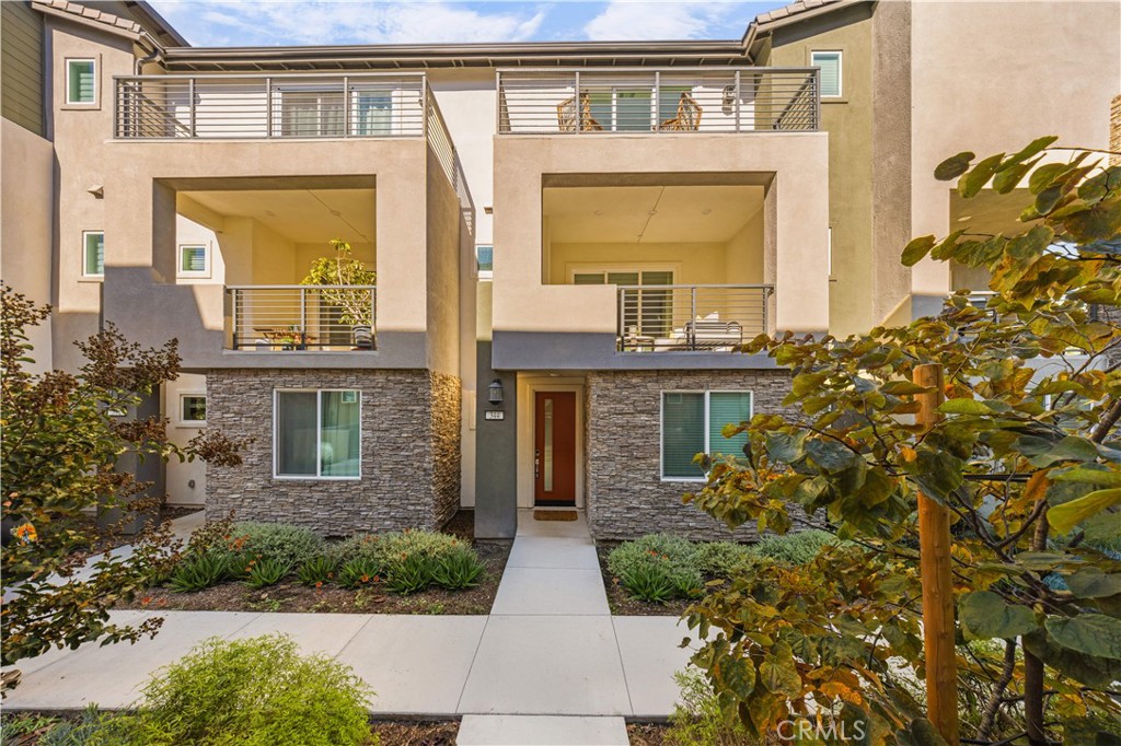 MLS #OC25268040 image #1