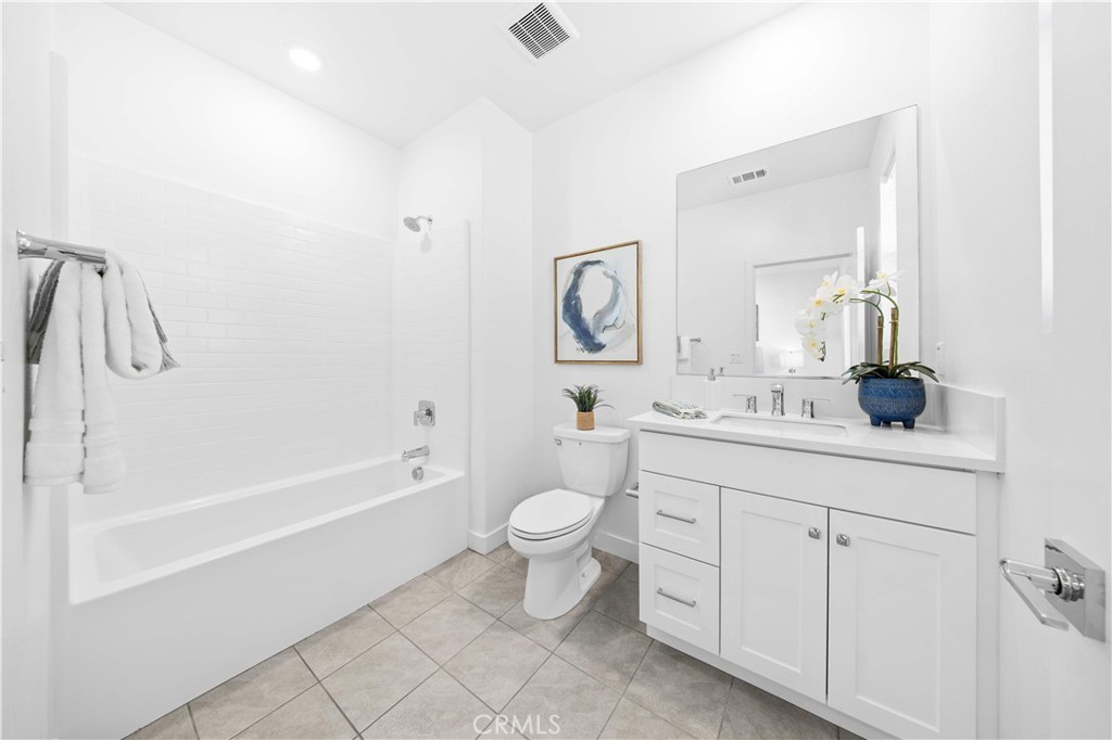 MLS #OC25268040 image #35