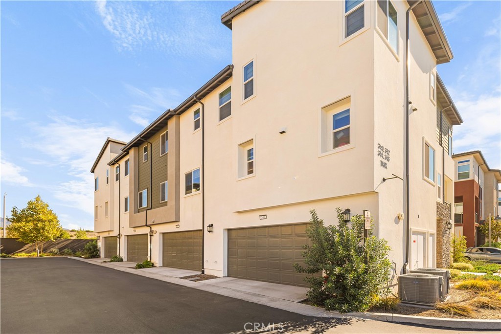 MLS #OC25268040 image #37