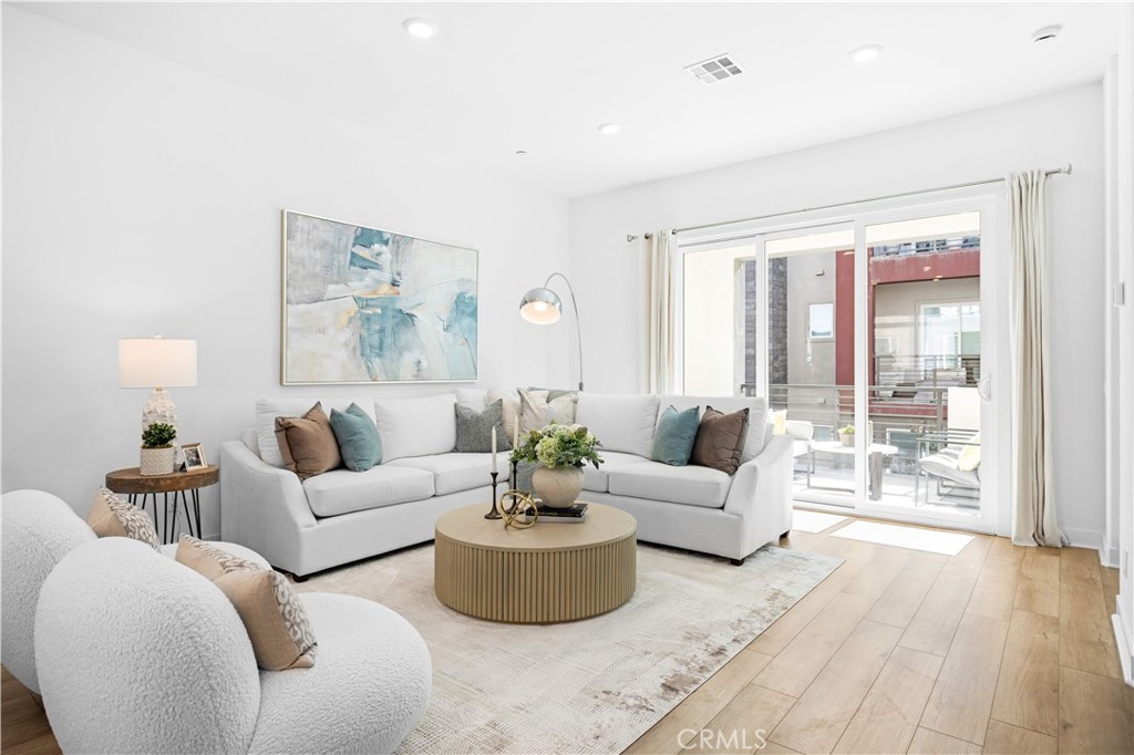 MLS #OC25268040 image #9