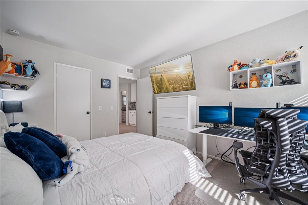 MLS #OC25268065 image #24